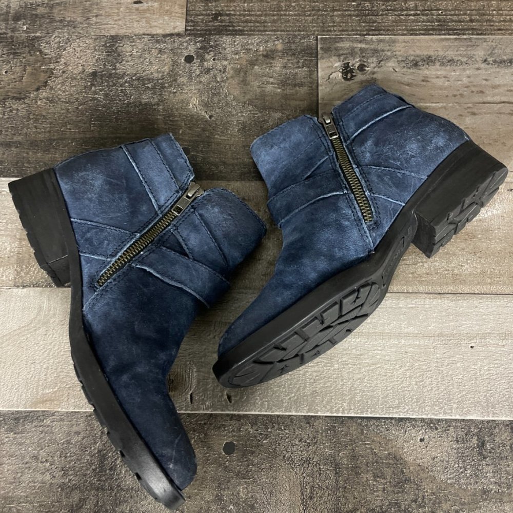 Born Trinculo Distressed Suede Booties - Picture 5 of 10
